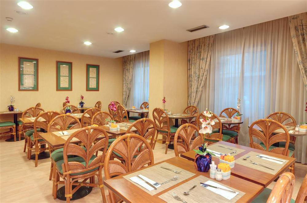 โรงแรมทริป ซิวดัด เด เอลเช ร้านอาหาร รูปภาพ